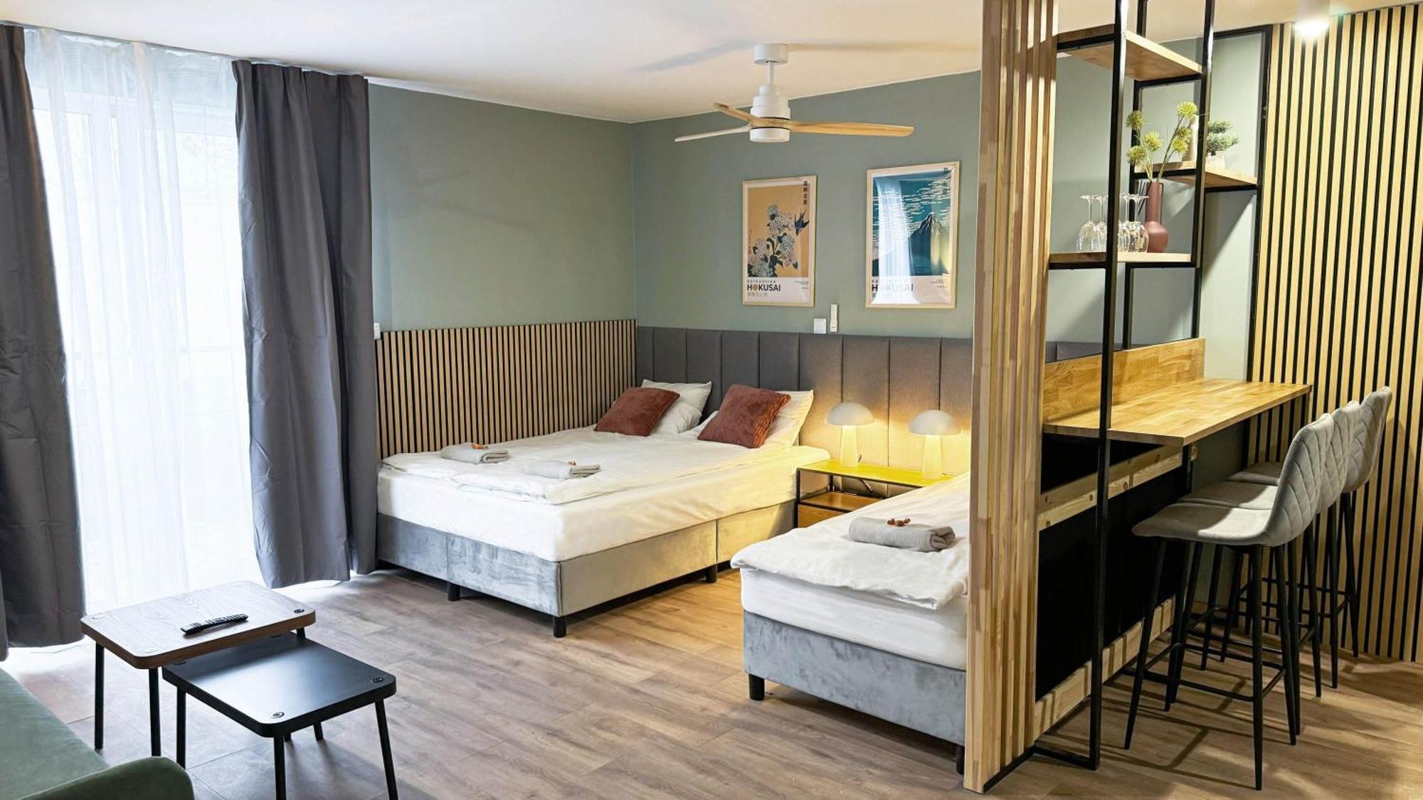 Leilighet With Balcony - Free Parking *